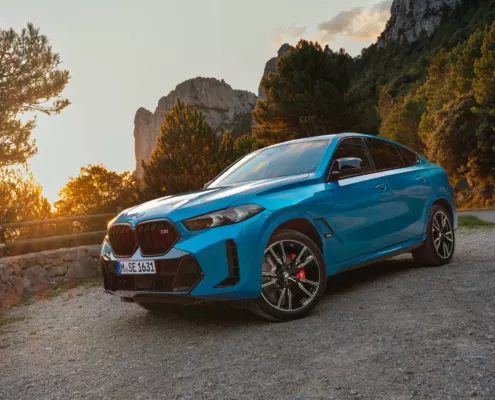 BMW inicjuje wycofanie wybranych SUV-ów X5 i X7 ze względu na problemy z poduszką powietrzną i tablicą przyrządów
